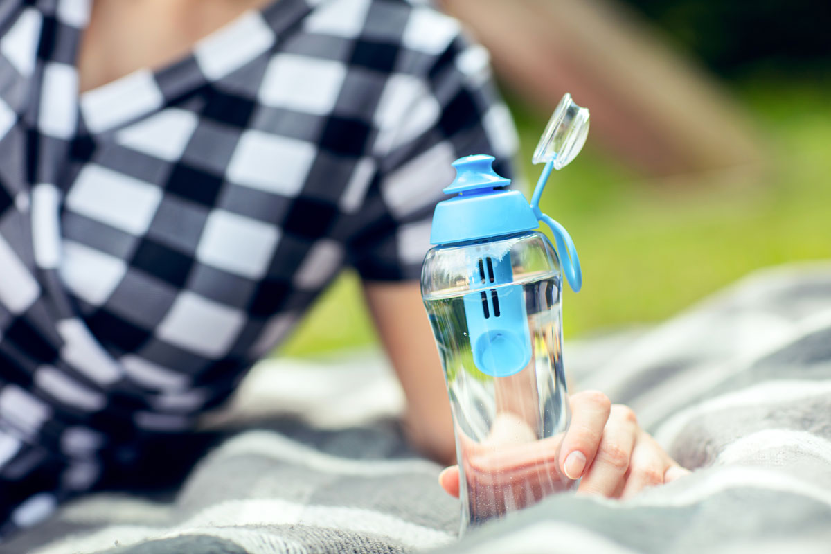 What are the Best Water Bottles with Built-In Filters?
